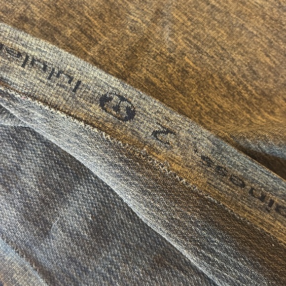 Lululemon - army green top - Picture 6 of 7